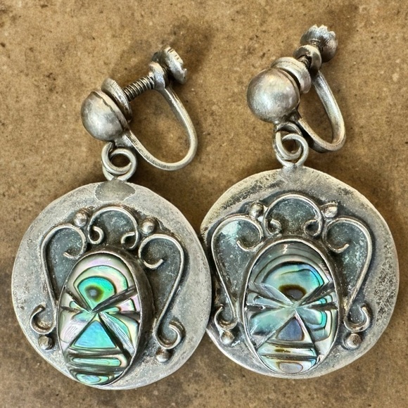 Taxco | 1940’s Carved Abalone Aztec Warrior Sterling Screw-Back Earrings - Picture 1 of 9